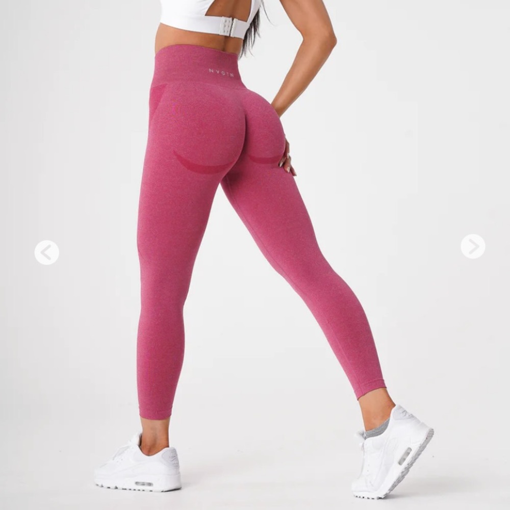 XS NVGTN Curve Seamless Leggings in Crimson